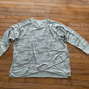 Top w/soft gray camo color